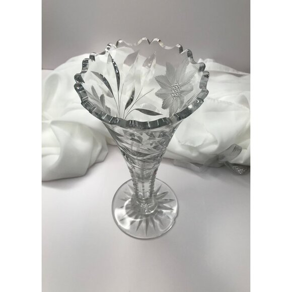 Vintage Cut/Etched Crystal Trumpet Vase w/Flowers 10" tall w/Scalloped Rim - Picture 4 of 5